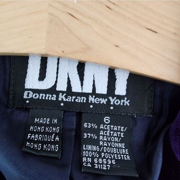 DKNY Women's Purple Velvet Blazer "Model For Reference Only" - Picture 16 of 16